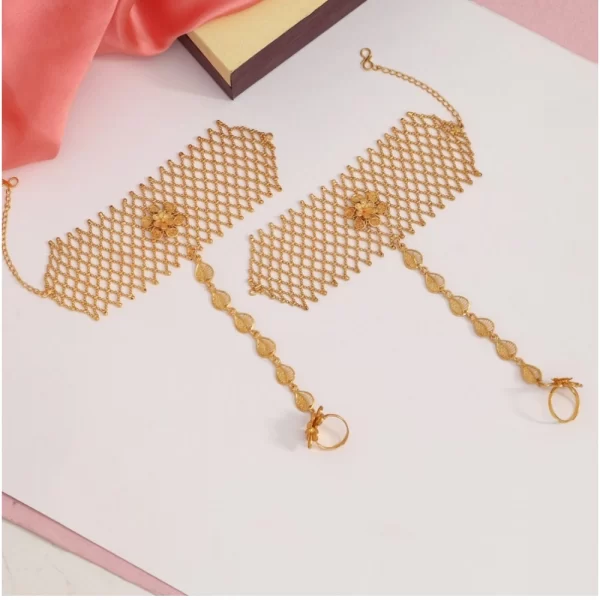 Generic Women's Gold Plated Hathphool Adjustable Chain - Image 3